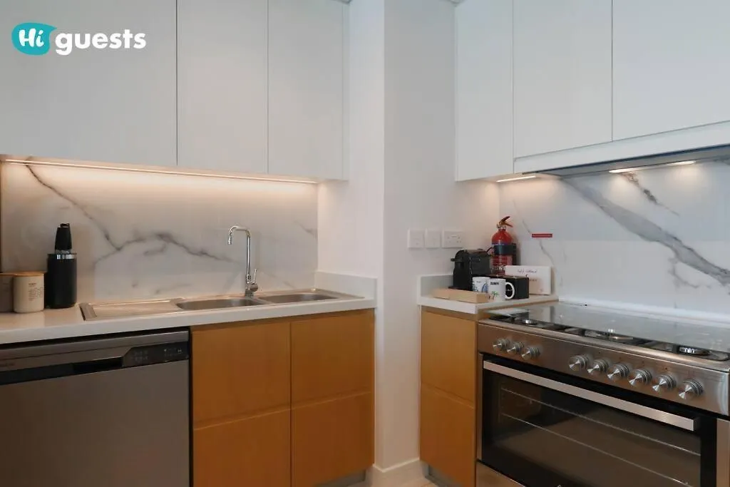 Higuests - Beachside Oasis Stylish 2Br Apartment In La Vie Dubai