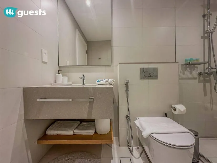 Higuests - Beachside Oasis Stylish 2Br Apartment In La Vie Dubai