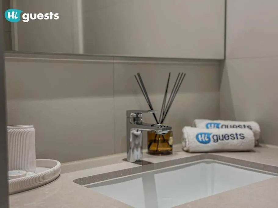 Higuests - Beachside Oasis Stylish 2Br Apartment In La Vie Dubai