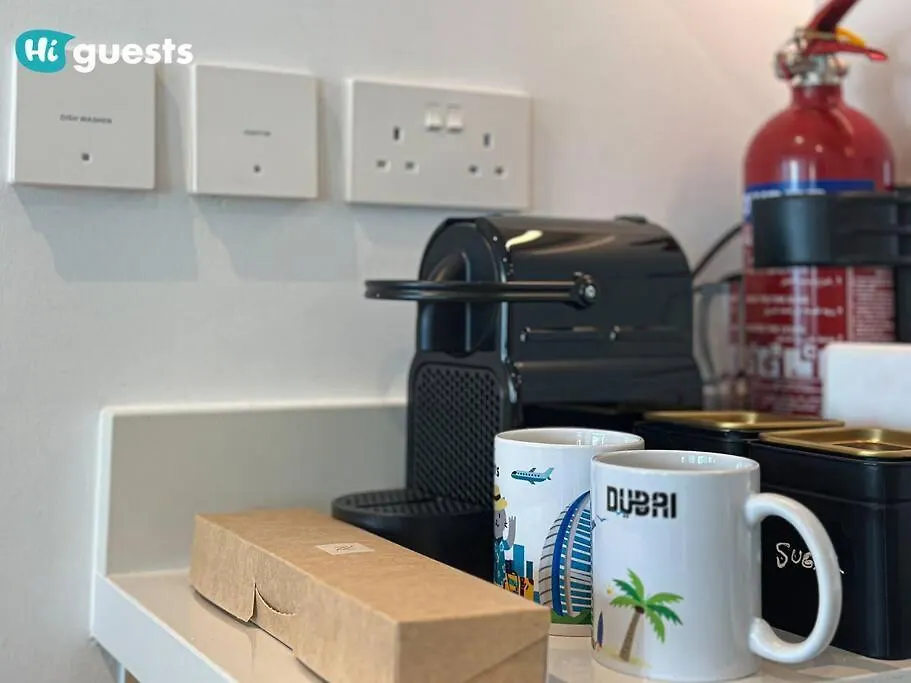 Higuests - Beachside Oasis Stylish 2Br Apartment In La Vie Dubai